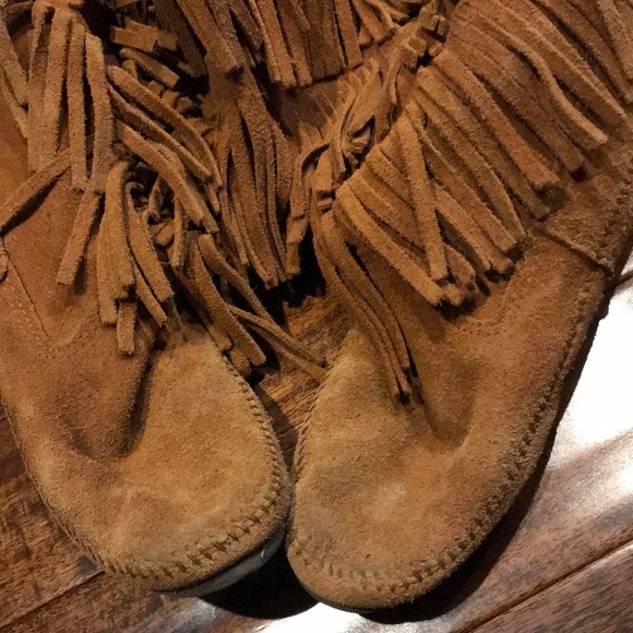 Women’s Minnetonka fringe boots - Picture 6 of 6